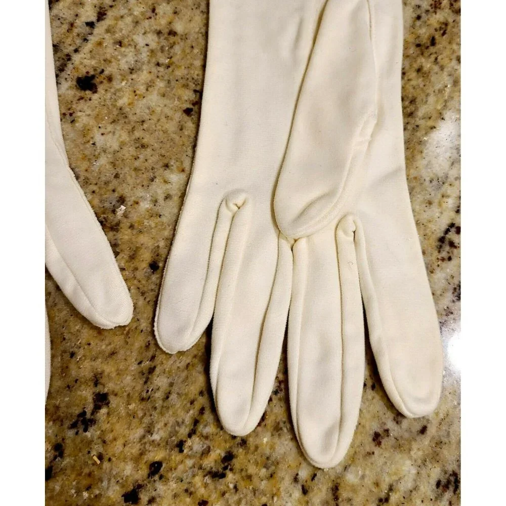 Vintage Women's Off White Formal Gloves. Nylon? Scallop Wrist 13.5